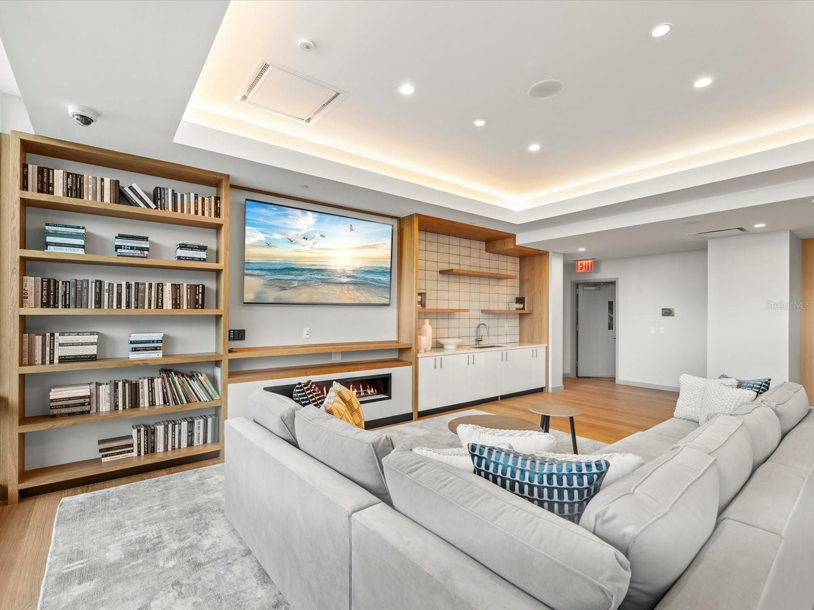 400 CENTRAL Ave #1603 ST PETERSBURG, FL 33701