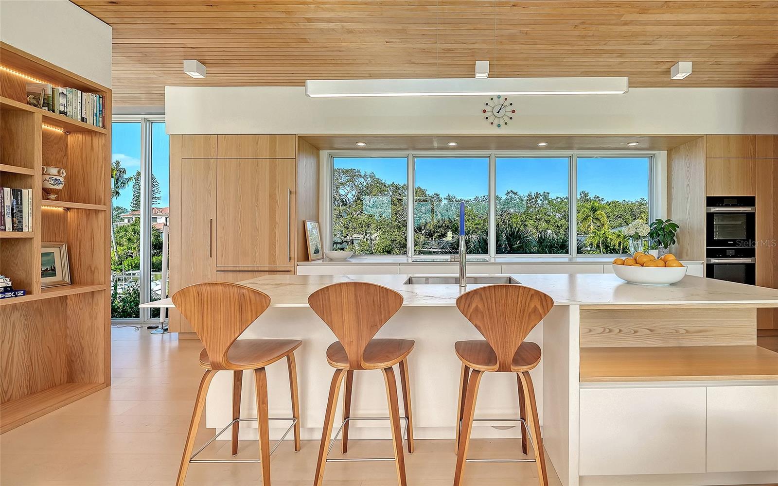 1401 KENILWORTH St SARASOTA, FL 34231