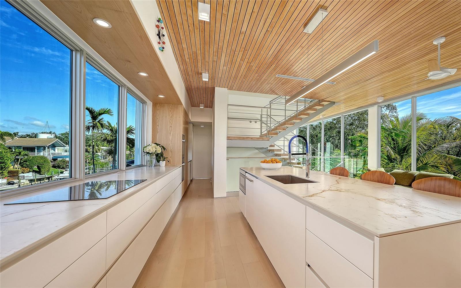 1401 KENILWORTH St SARASOTA, FL 34231