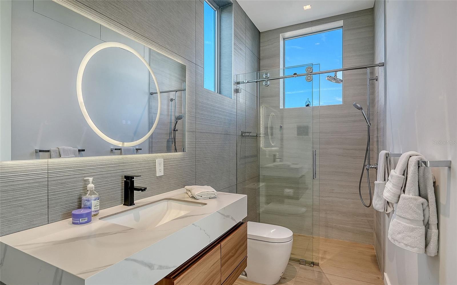 1401 KENILWORTH St SARASOTA, FL 34231