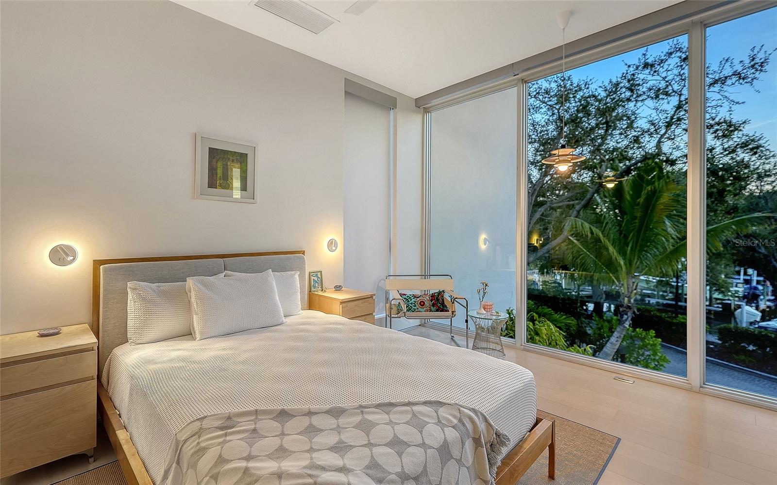 1401 KENILWORTH St SARASOTA, FL 34231