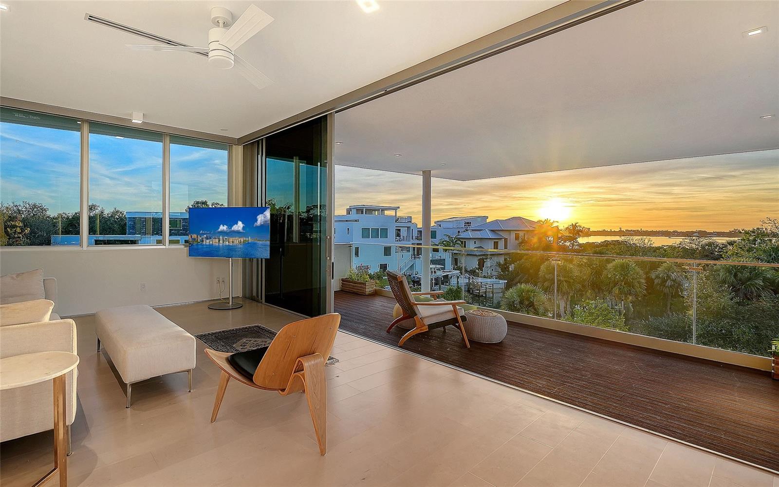 1401 KENILWORTH St SARASOTA, FL 34231