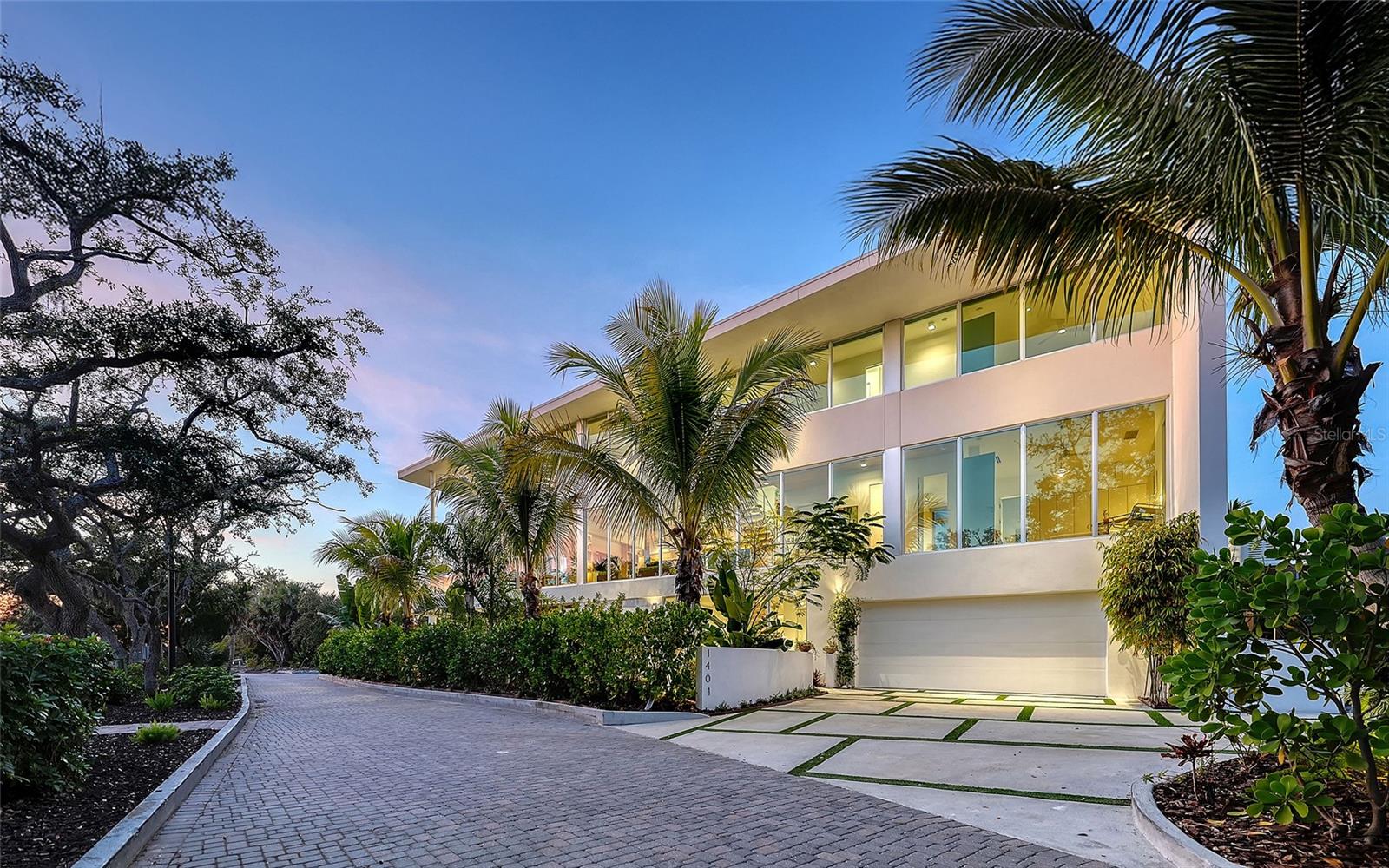 1401 KENILWORTH St SARASOTA, FL 34231