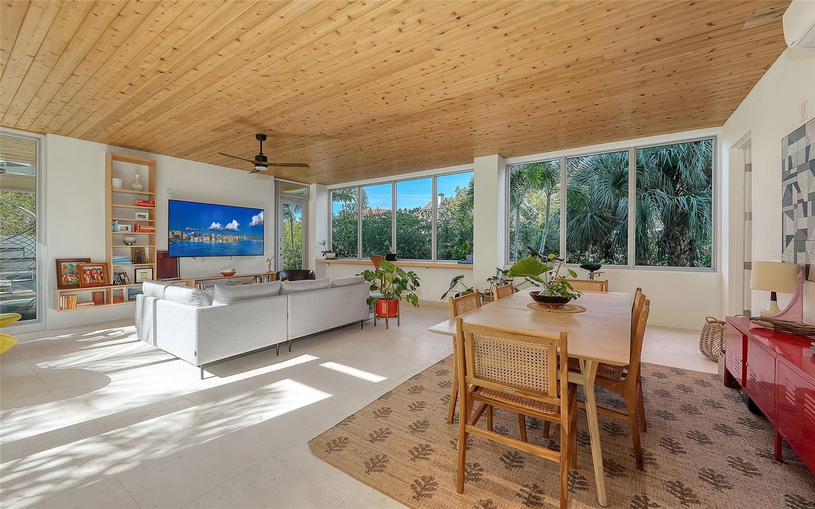 1401 KENILWORTH St SARASOTA, FL 34231