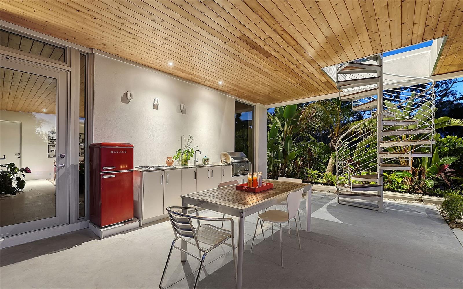 1401 KENILWORTH St SARASOTA, FL 34231