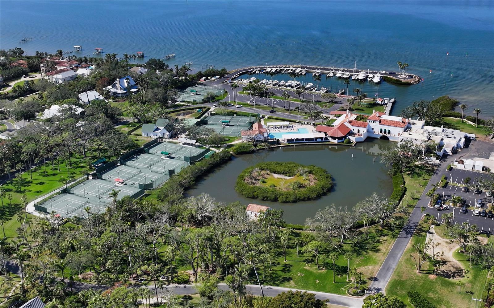 1401 KENILWORTH St SARASOTA, FL 34231