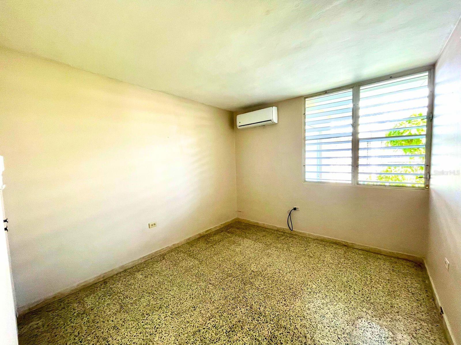 C40 CALLE 8 VILLA UNIVERSITARIA HUMACAO, PR 00791