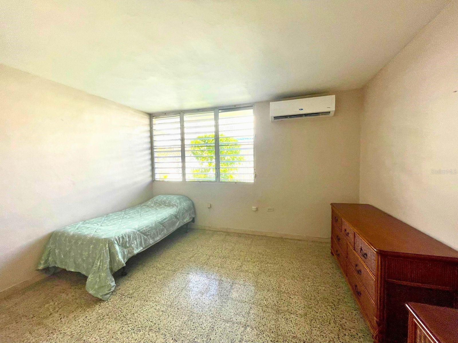 C40 CALLE 8 VILLA UNIVERSITARIA HUMACAO, PR 00791