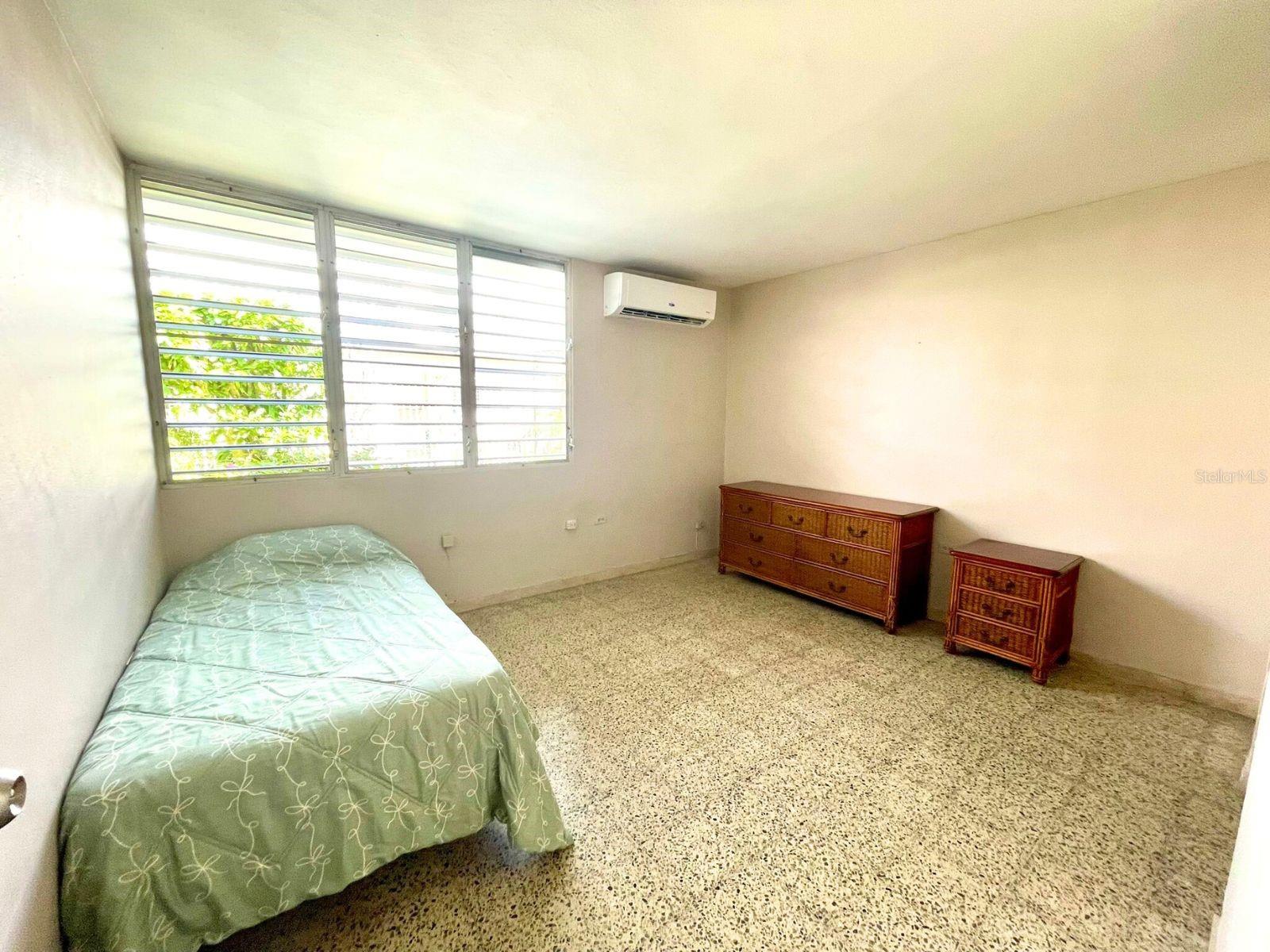 C40 CALLE 8 VILLA UNIVERSITARIA HUMACAO, PR 00791