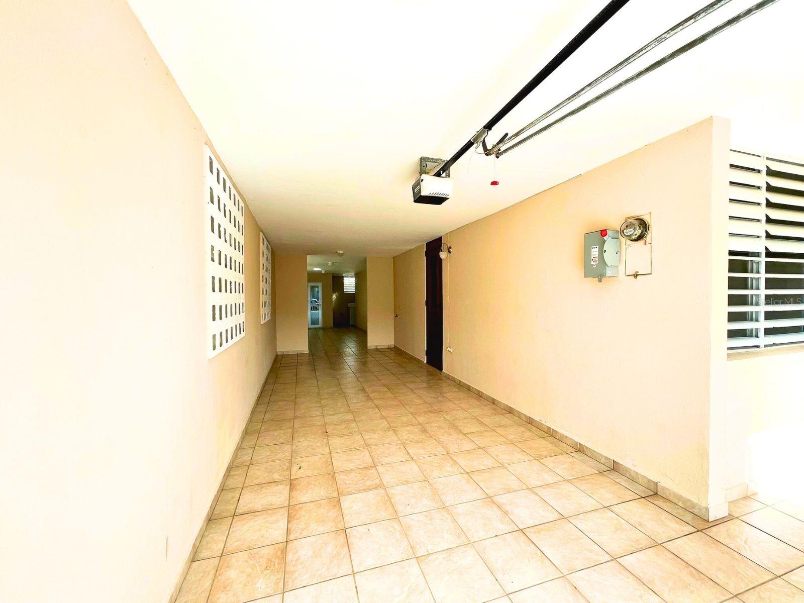 C40 CALLE 8 VILLA UNIVERSITARIA HUMACAO, PR 00791