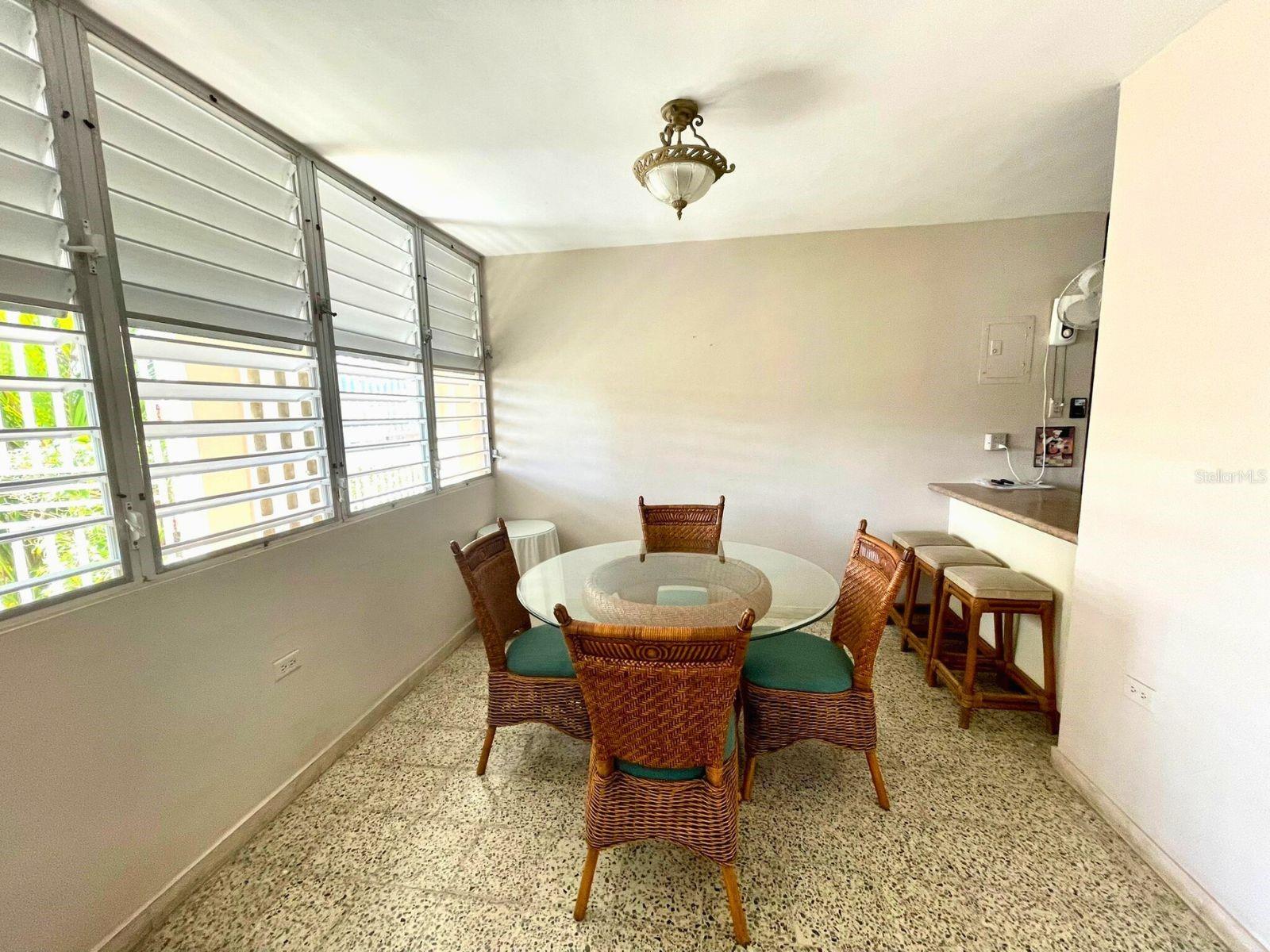 C40 CALLE 8 VILLA UNIVERSITARIA HUMACAO, PR 00791