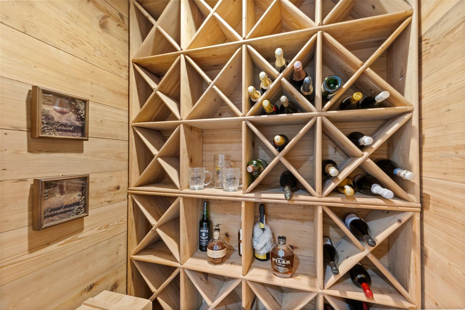 450 BAYSHORE Dr TERRA CEIA, FL 34250