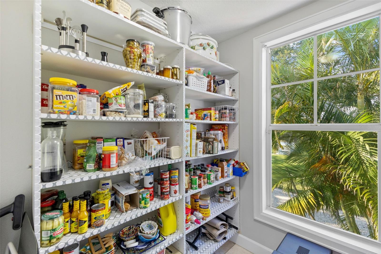 450 BAYSHORE Dr TERRA CEIA, FL 34250