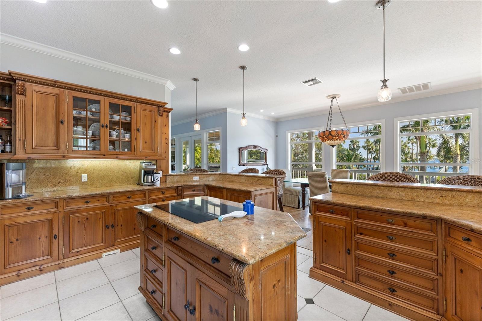 450 BAYSHORE Dr TERRA CEIA, FL 34250