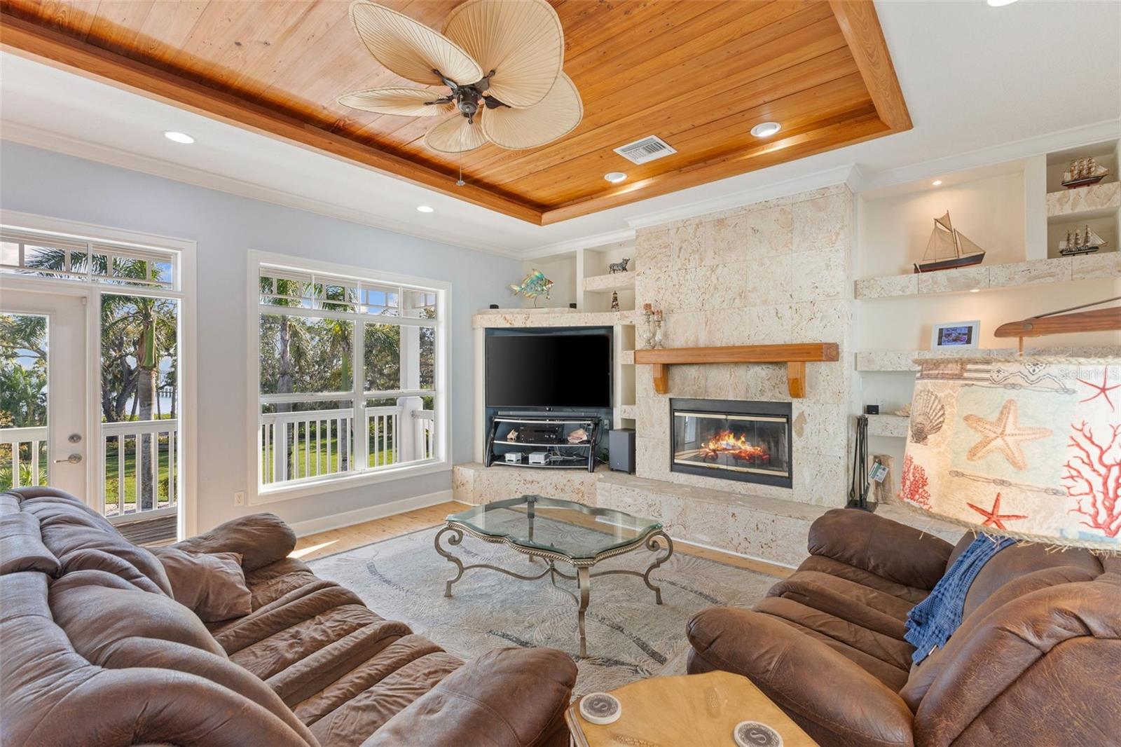 450 BAYSHORE Dr TERRA CEIA, FL 34250