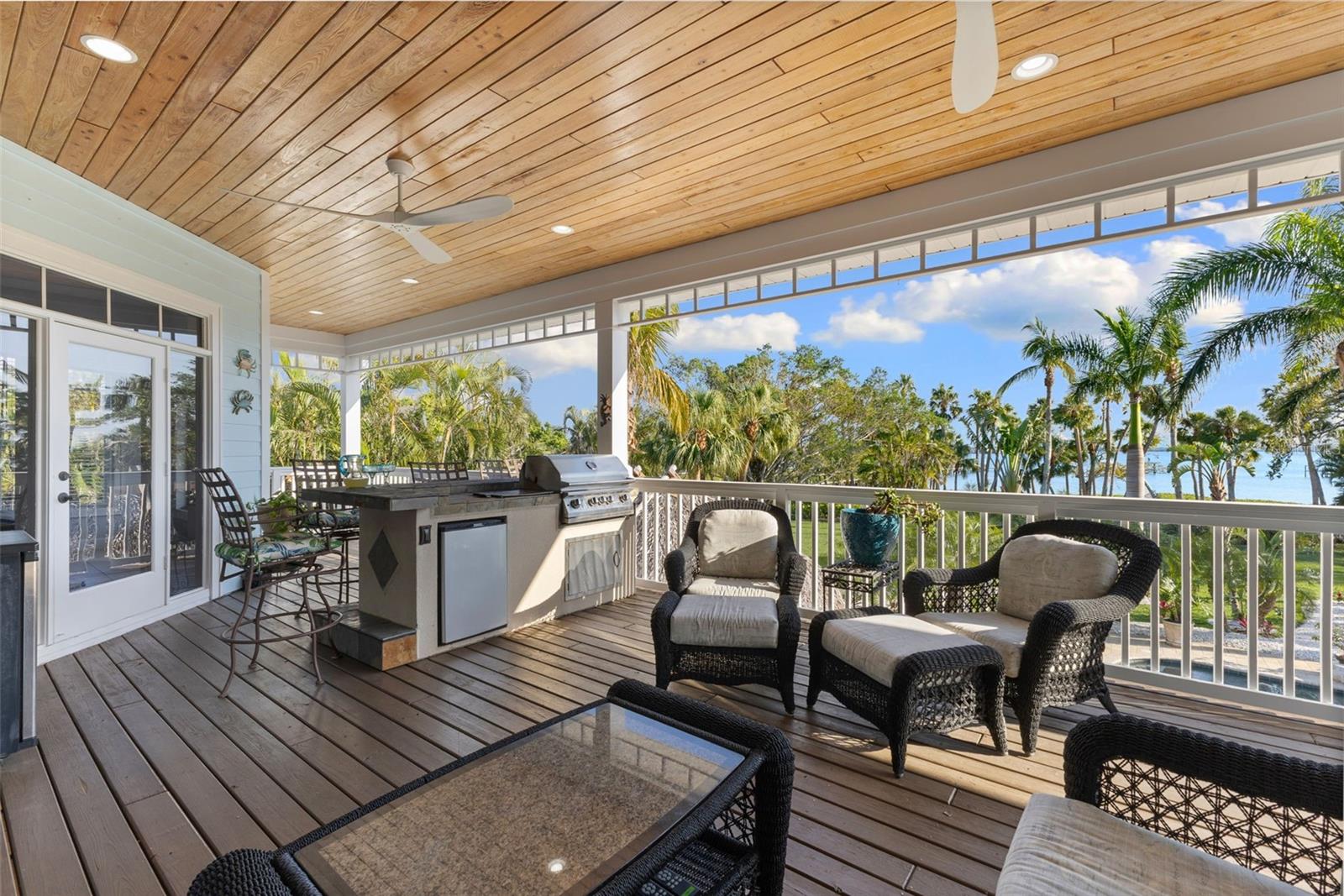 450 BAYSHORE Dr TERRA CEIA, FL 34250