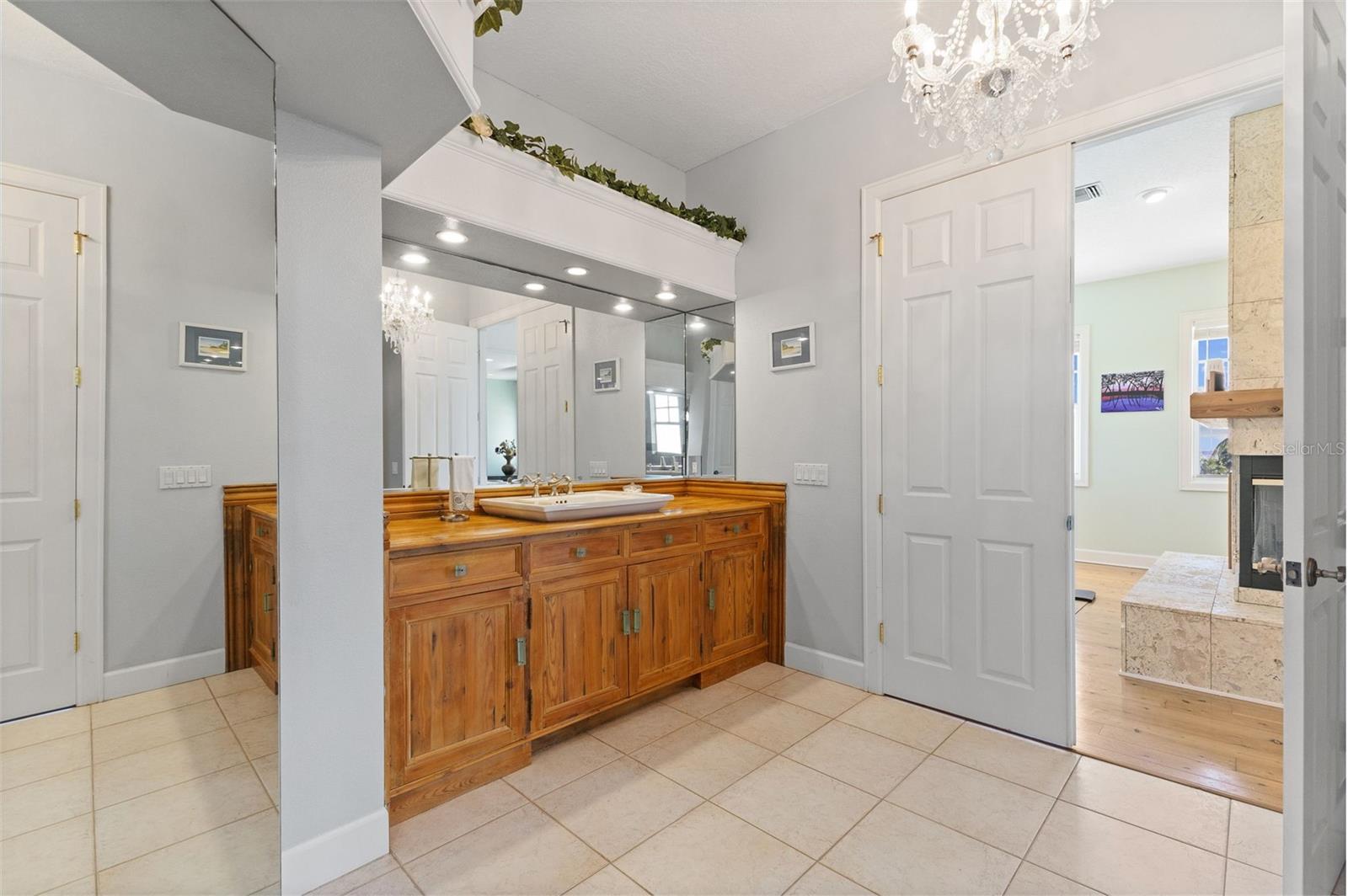 450 BAYSHORE Dr TERRA CEIA, FL 34250