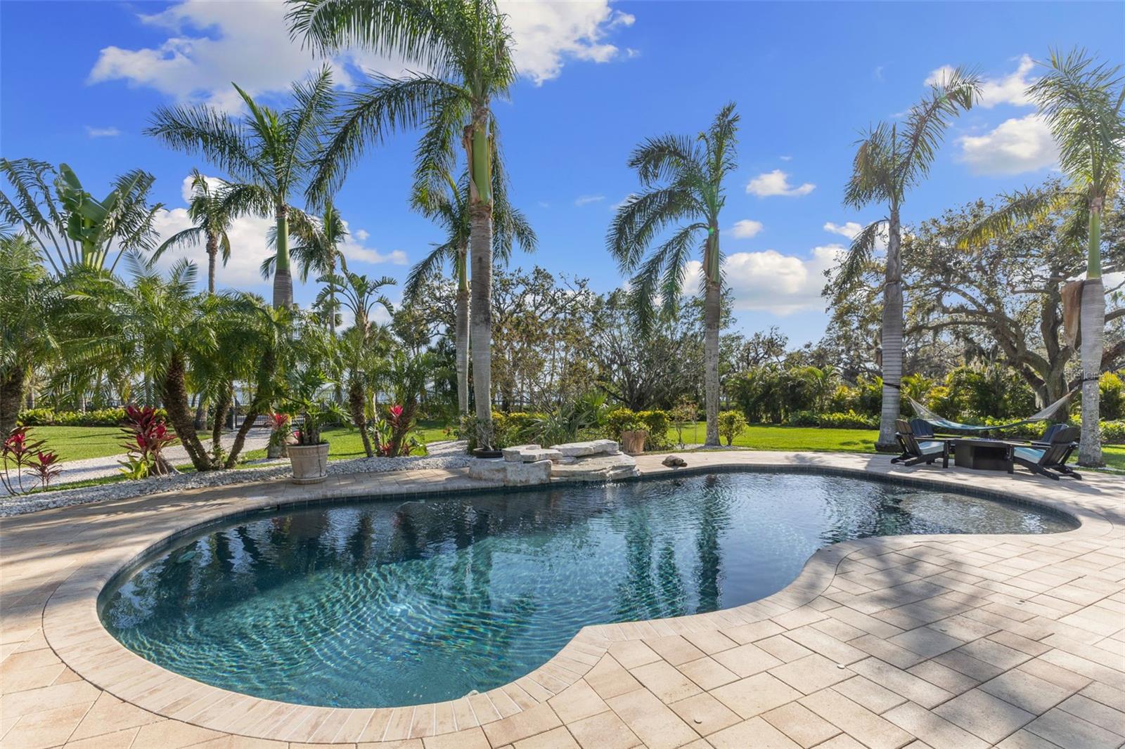 450 BAYSHORE Dr TERRA CEIA, FL 34250