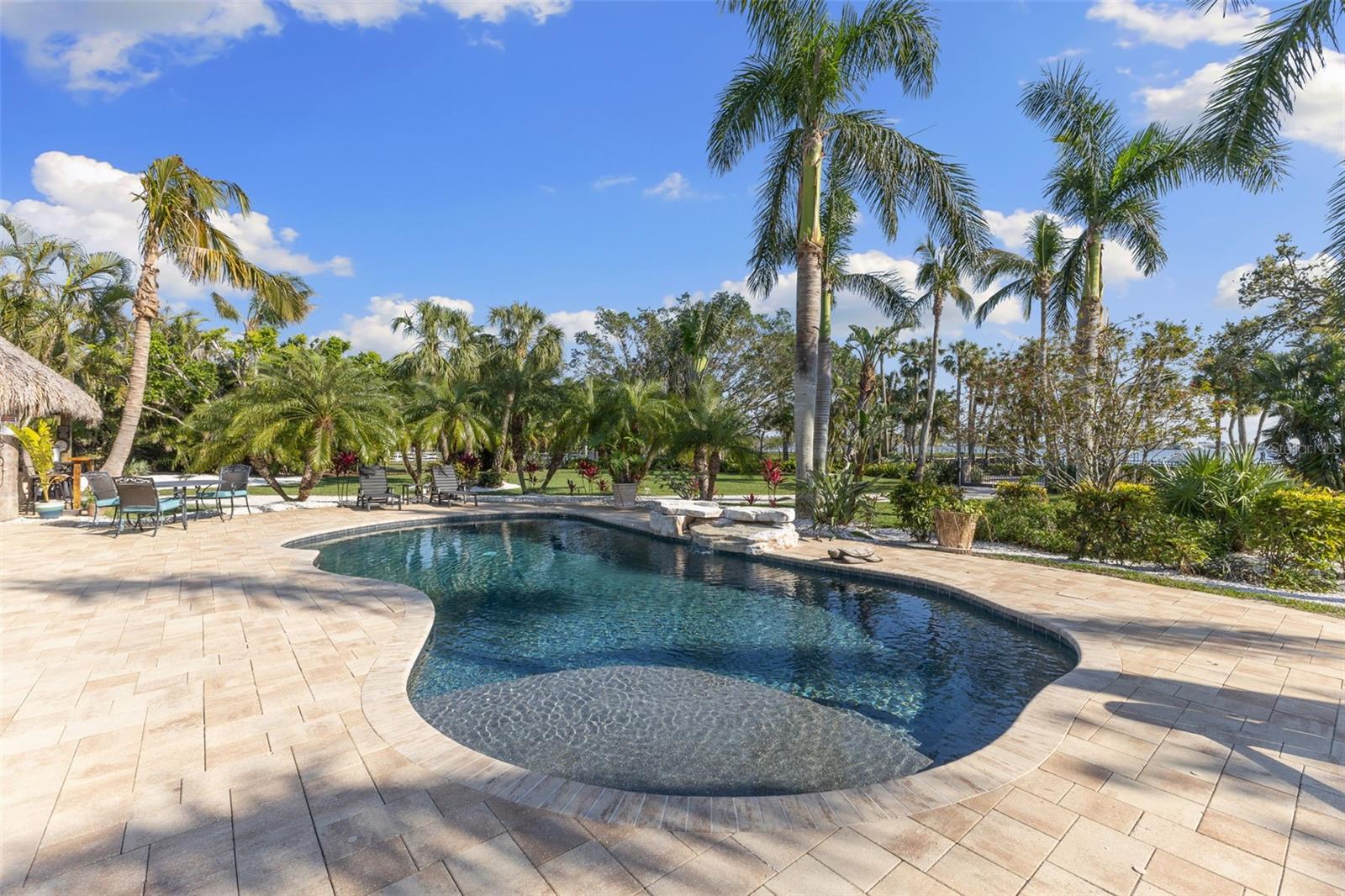 450 BAYSHORE Dr TERRA CEIA, FL 34250