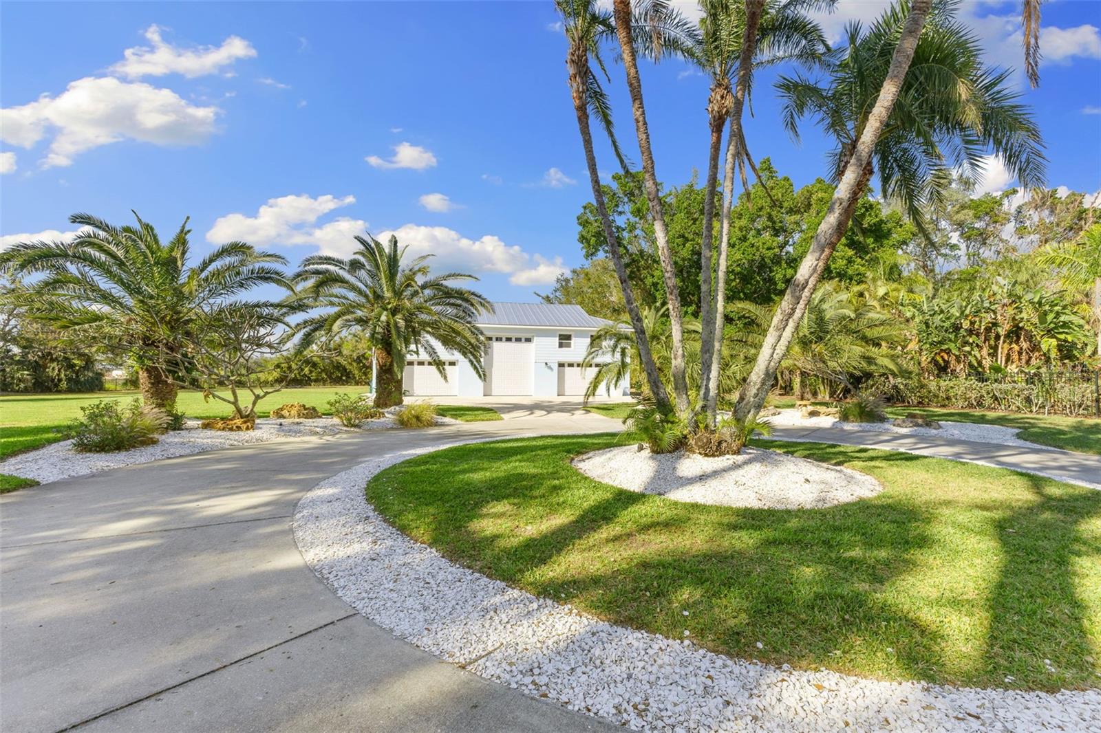 450 BAYSHORE Dr TERRA CEIA, FL 34250