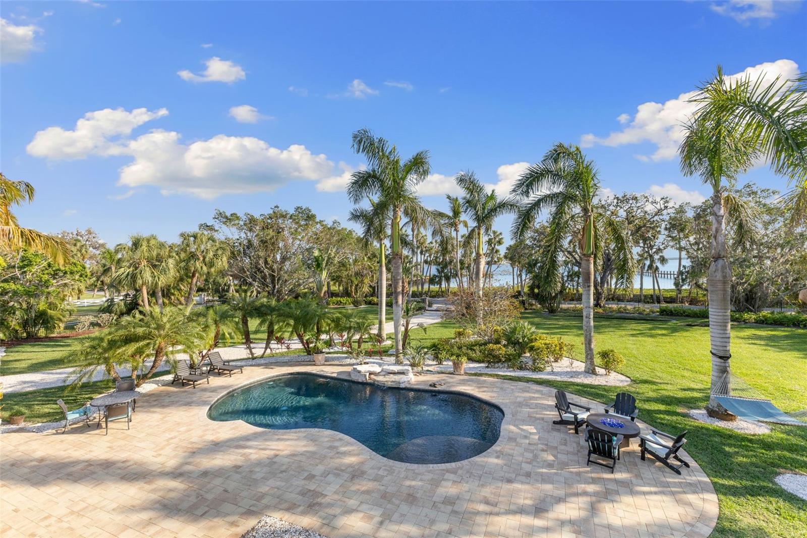 450 BAYSHORE Dr TERRA CEIA, FL 34250