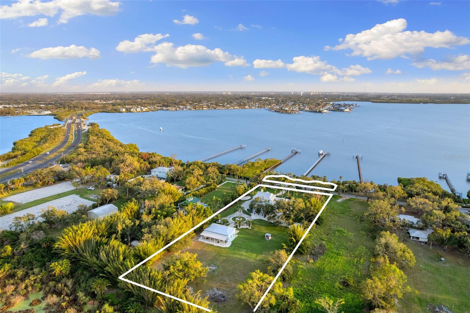 450 BAYSHORE Dr TERRA CEIA, FL 34250