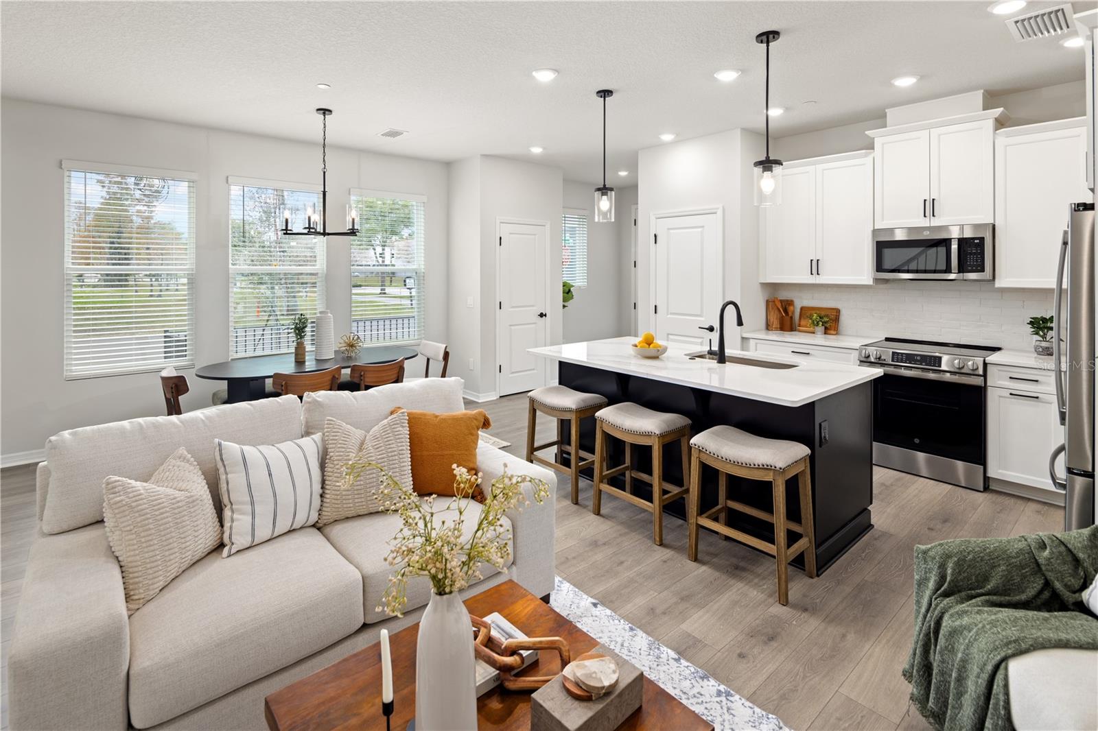 901 Lk BALDWIN Ln ORLANDO, FL 32803