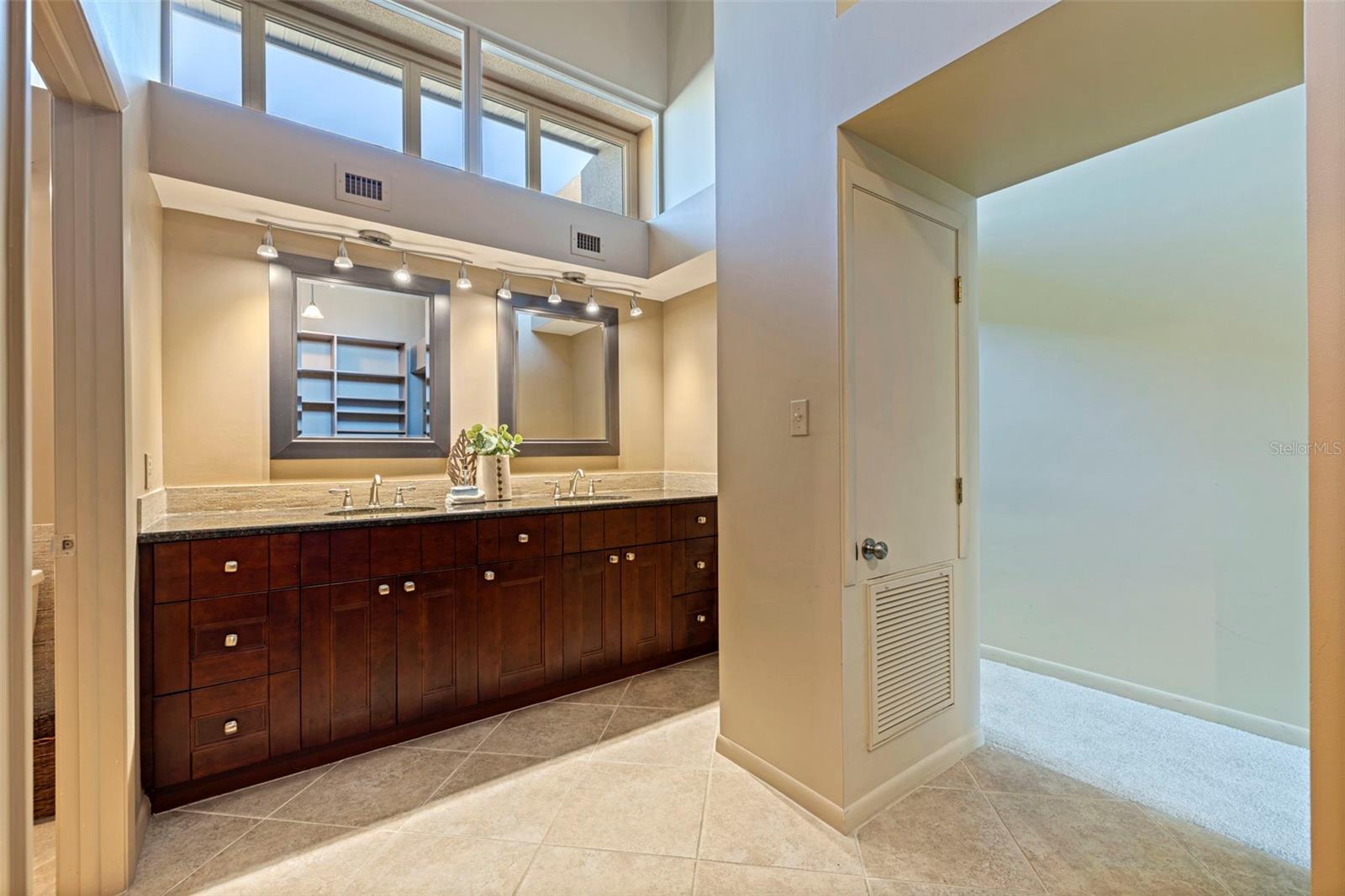 301 2ND St #7 ST PETERSBURG, FL 33701