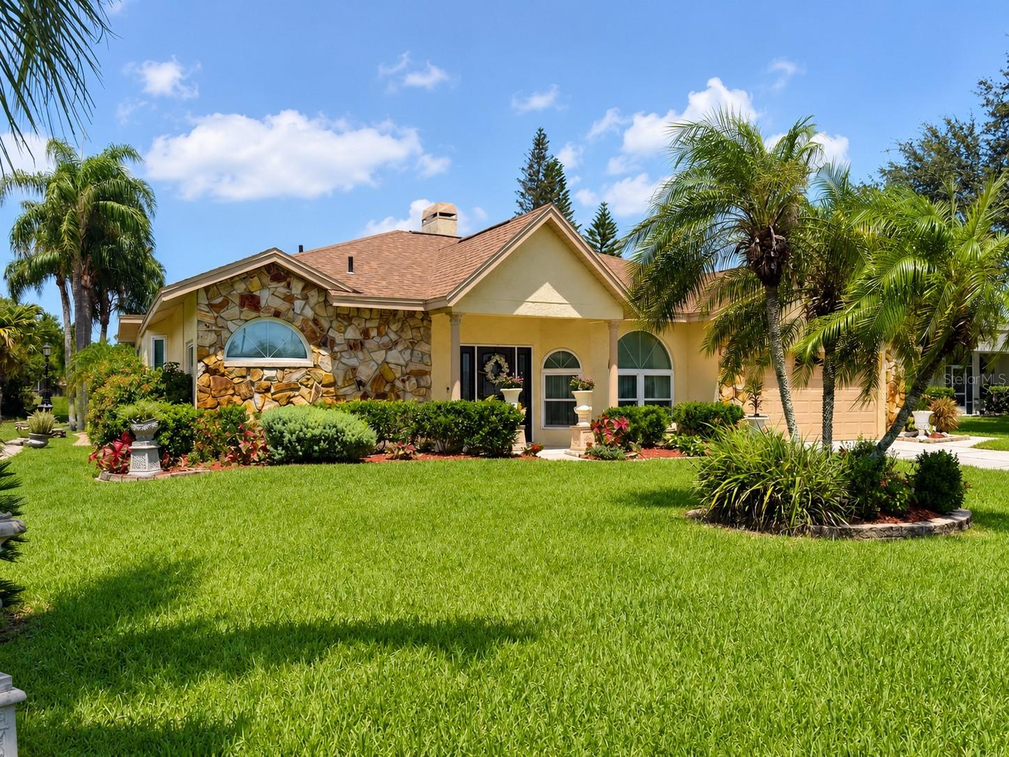 23427 PINE Lk St LAND O LAKES, FL 34639
