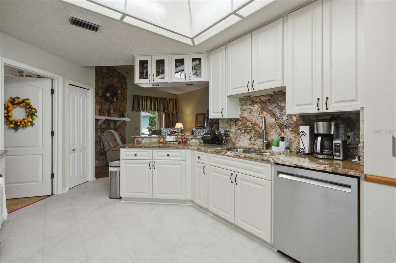 23427 PINE Lk St LAND O LAKES, FL 34639