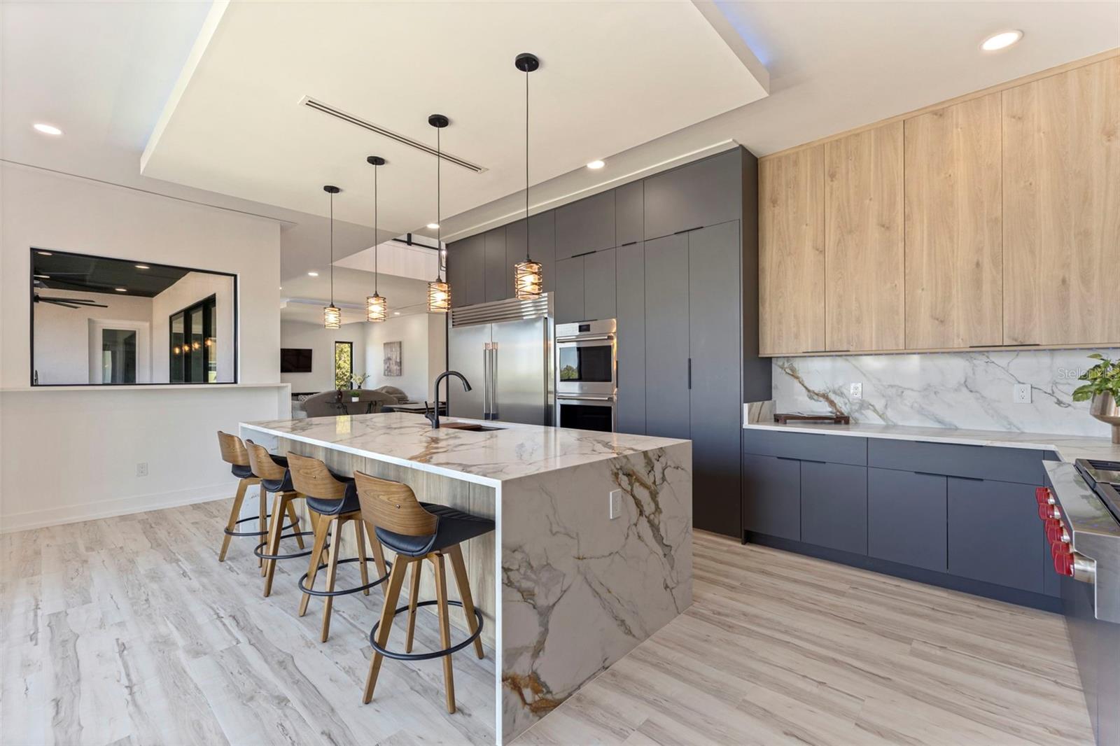 2121 Byu GRANDE Blvd ST PETERSBURG, FL 33703