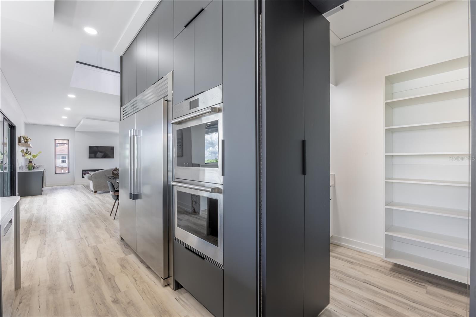 2121 Byu GRANDE Blvd ST PETERSBURG, FL 33703