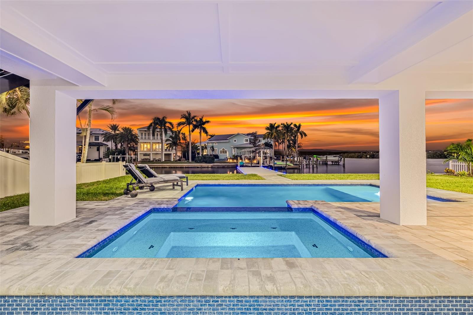 2121 Byu GRANDE Blvd ST PETERSBURG, FL 33703