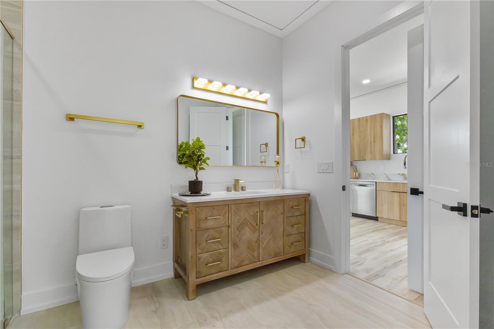 2121 Byu GRANDE Blvd ST PETERSBURG, FL 33703