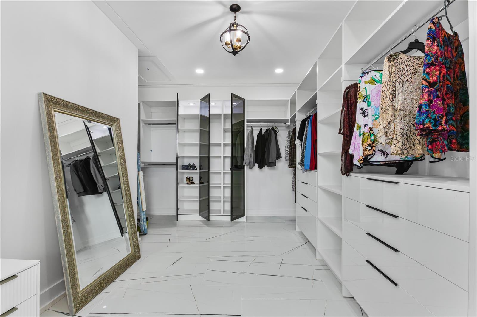 2121 Byu GRANDE Blvd ST PETERSBURG, FL 33703