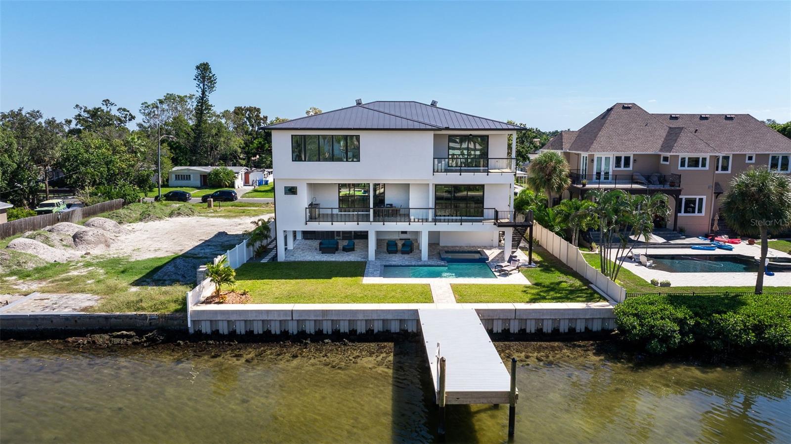 2121 Byu GRANDE Blvd ST PETERSBURG, FL 33703