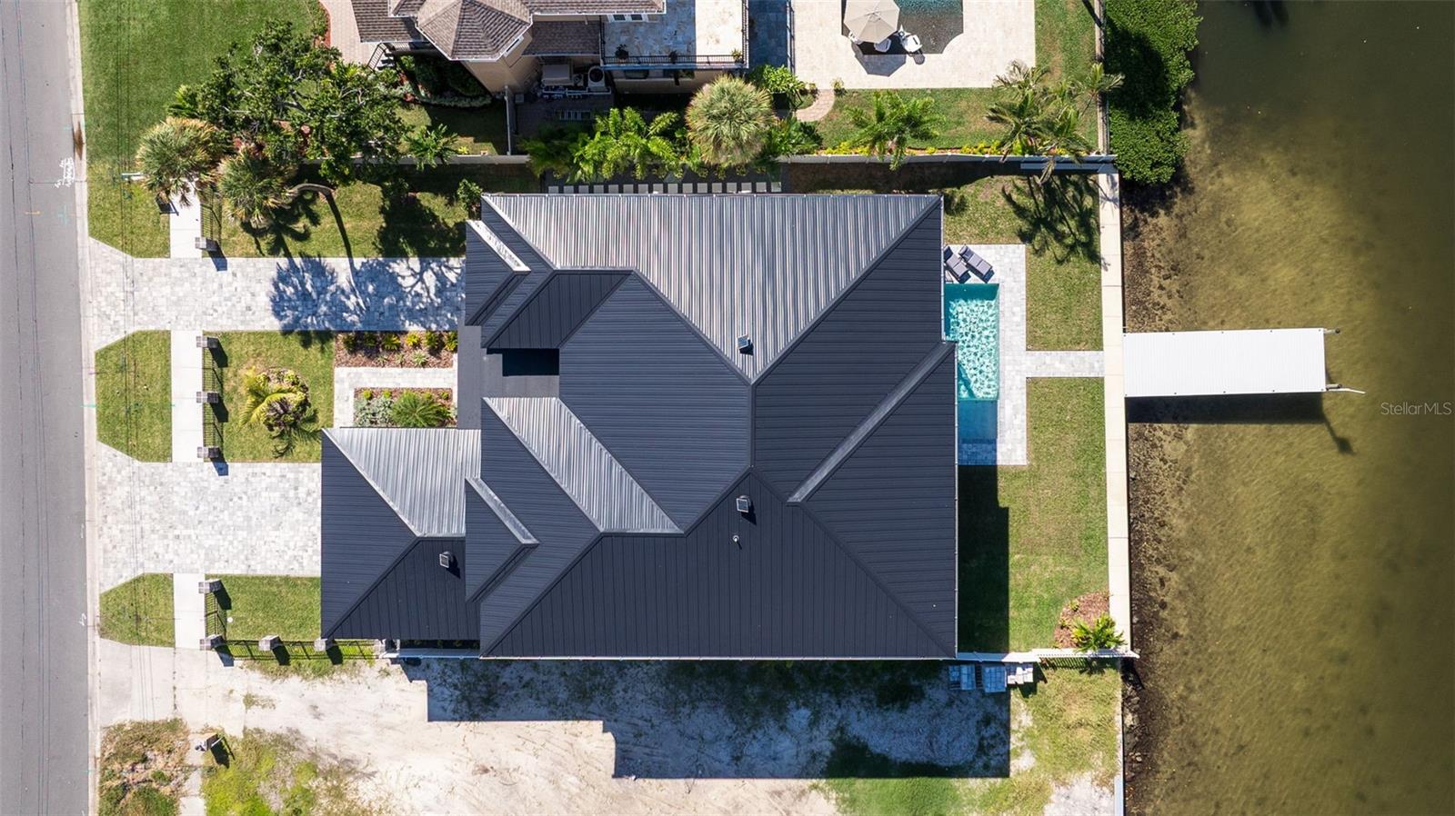 2121 Byu GRANDE Blvd ST PETERSBURG, FL 33703