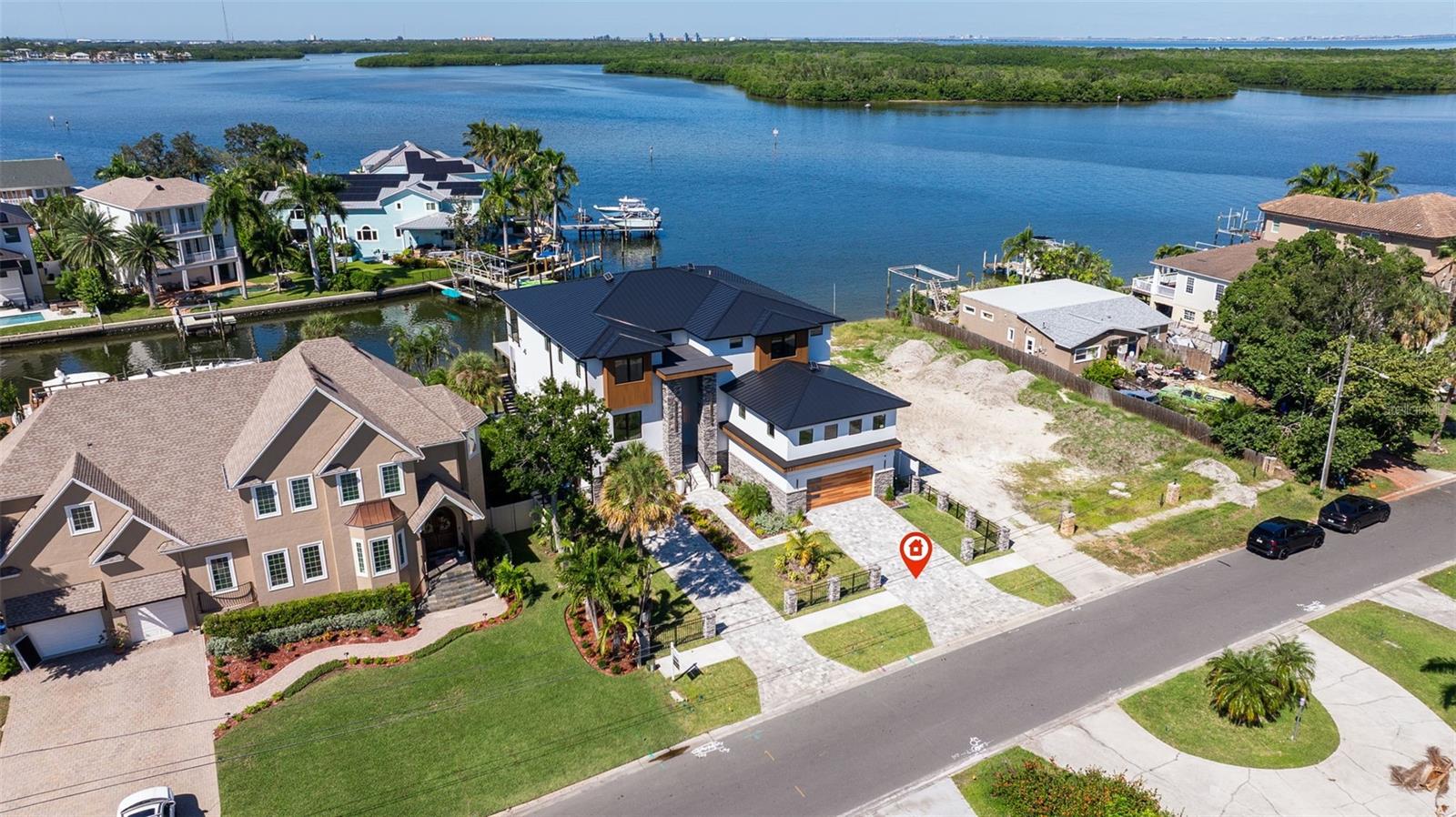 2121 Byu GRANDE Blvd ST PETERSBURG, FL 33703