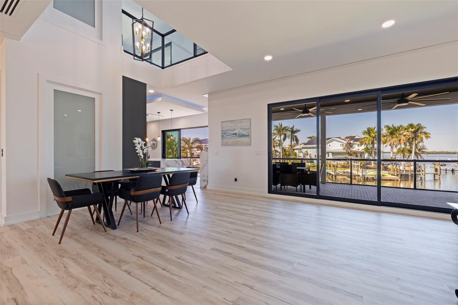 2121 Byu GRANDE Blvd ST PETERSBURG, FL 33703