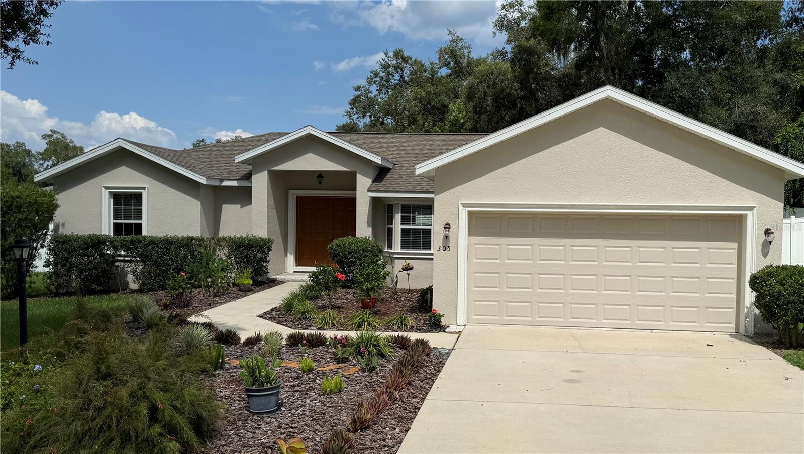 305 WOODS Lndg Dr
