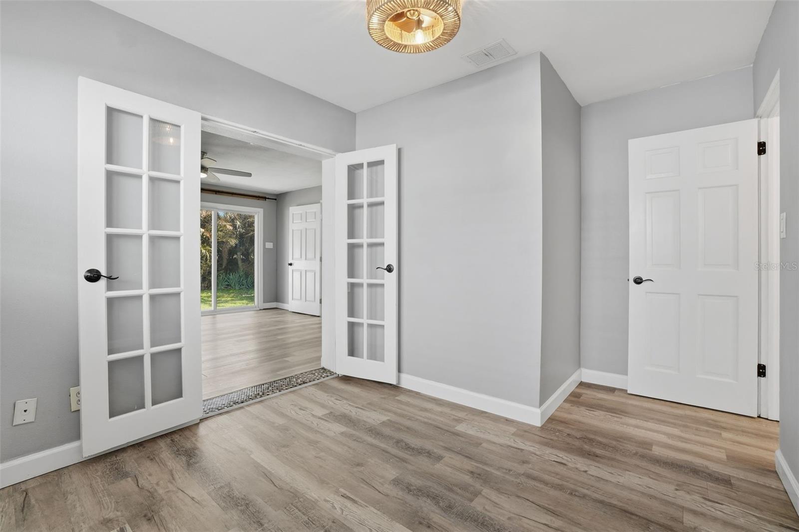 1605 FLORINDA Dr ORLANDO, FL 32804