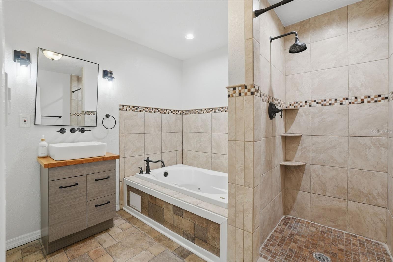 1605 FLORINDA Dr ORLANDO, FL 32804