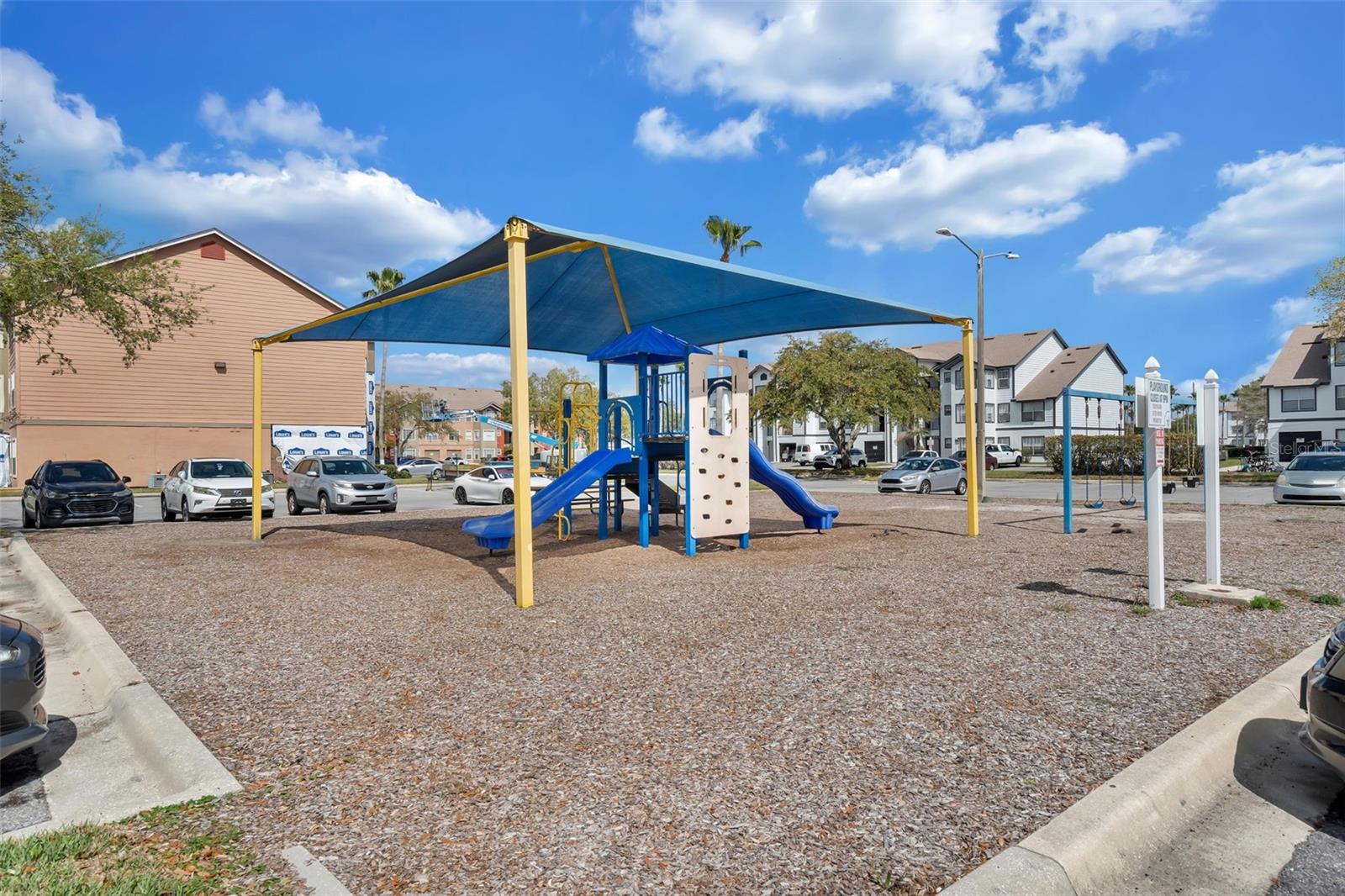 2216 GRAND CAYMAN Ct #1422 KISSIMMEE, FL 34741