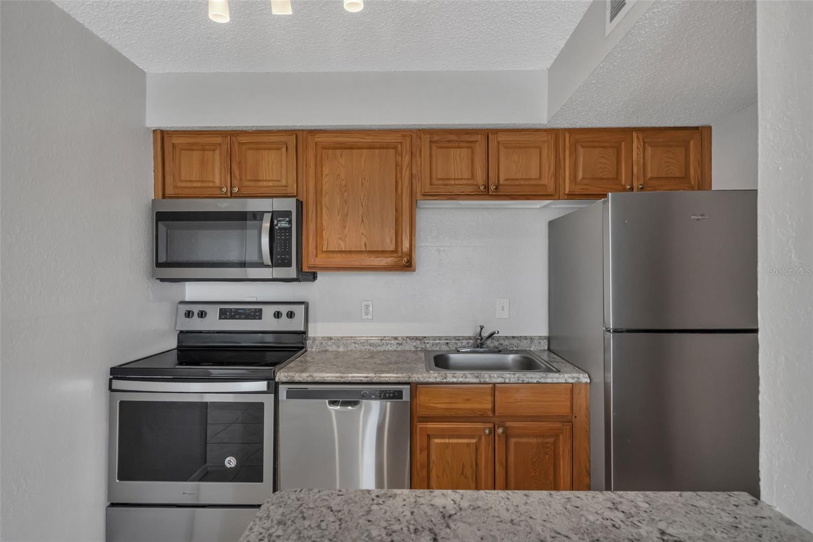 2216 GRAND CAYMAN Ct #1422 KISSIMMEE, FL 34741