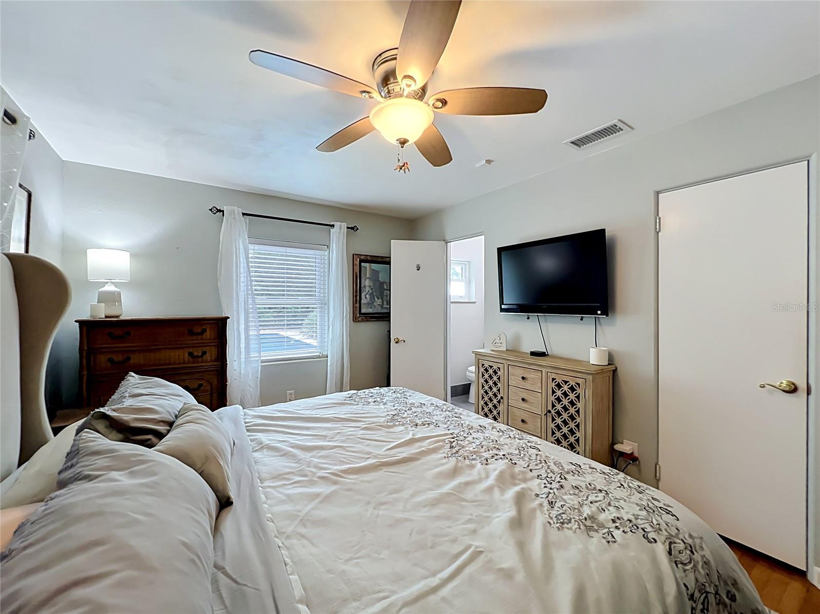 2806 VINE St ORLANDO, FL 32806