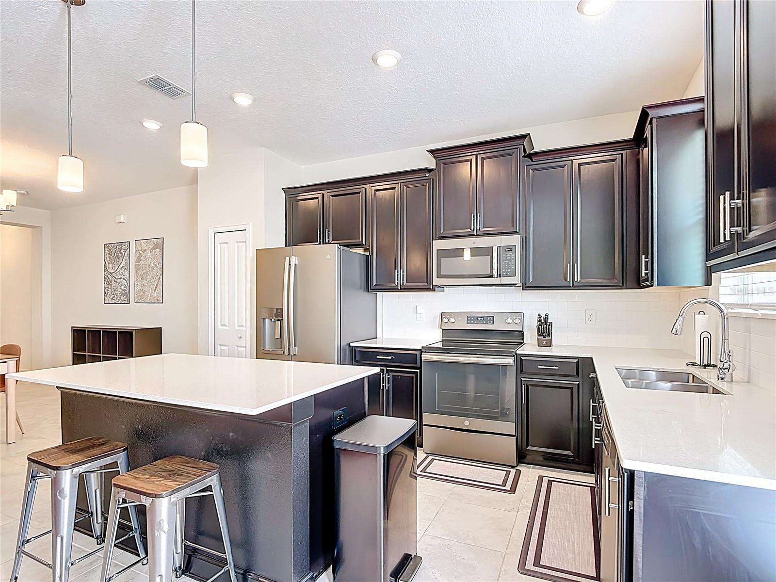 2938 SATIRE St KISSIMMEE, FL 34746