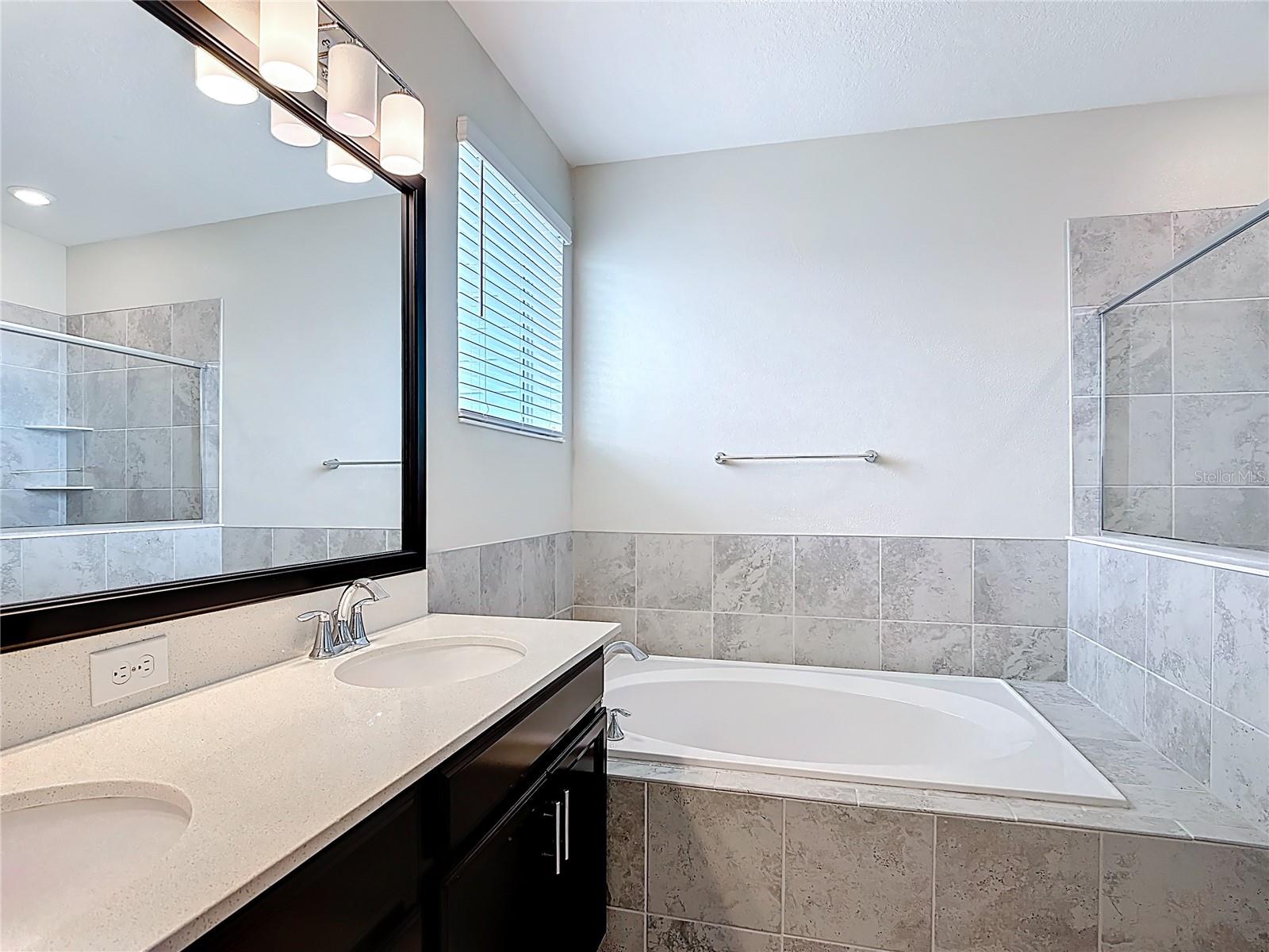 2938 SATIRE St KISSIMMEE, FL 34746