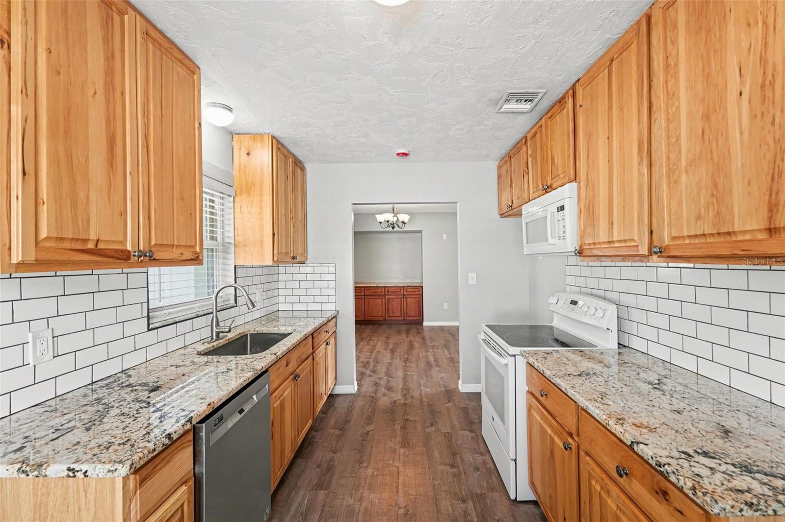 2139 POINCIANA Dr CLEARWATER, FL 33760