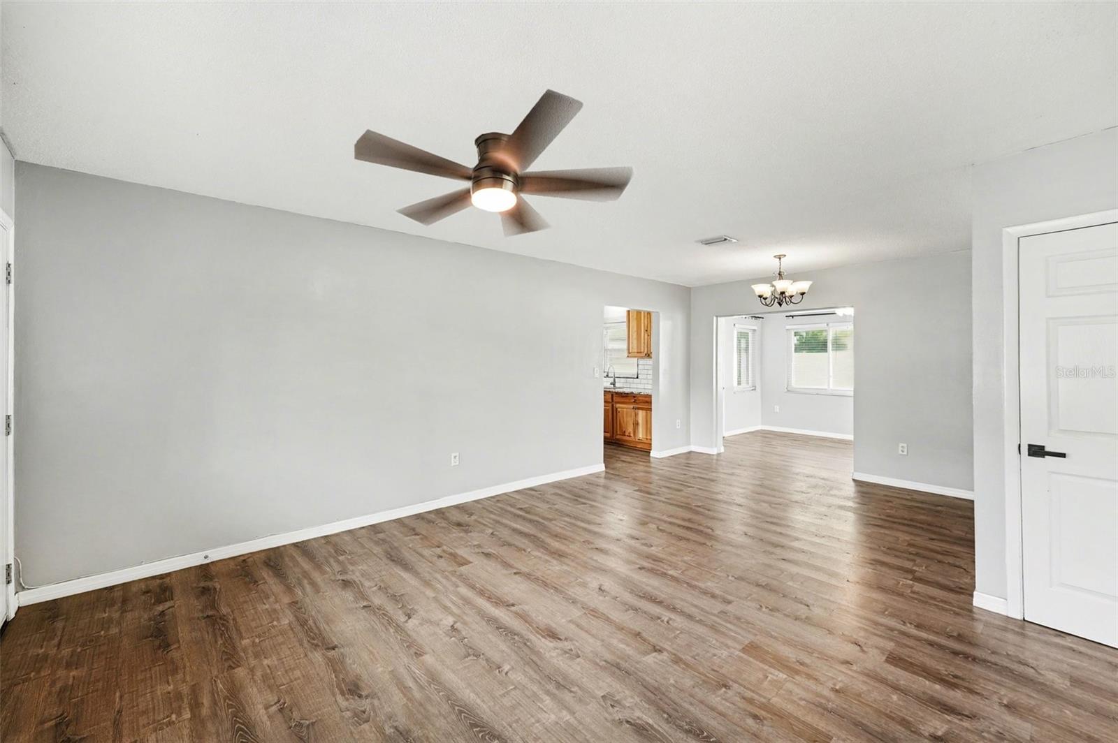 2139 POINCIANA Dr CLEARWATER, FL 33760