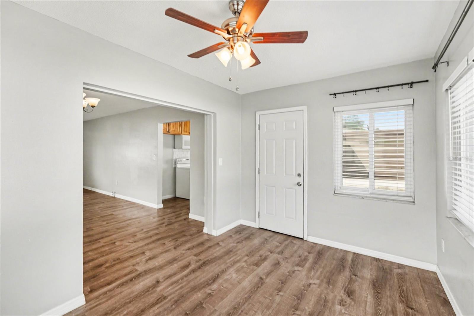 2139 POINCIANA Dr CLEARWATER, FL 33760